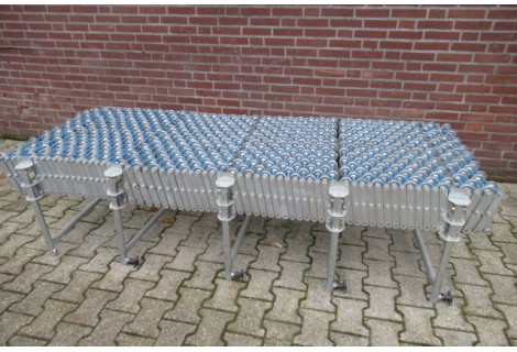 Rollenbaan uitschuifbaar, lengte 8,30 meter. Gebruikt.